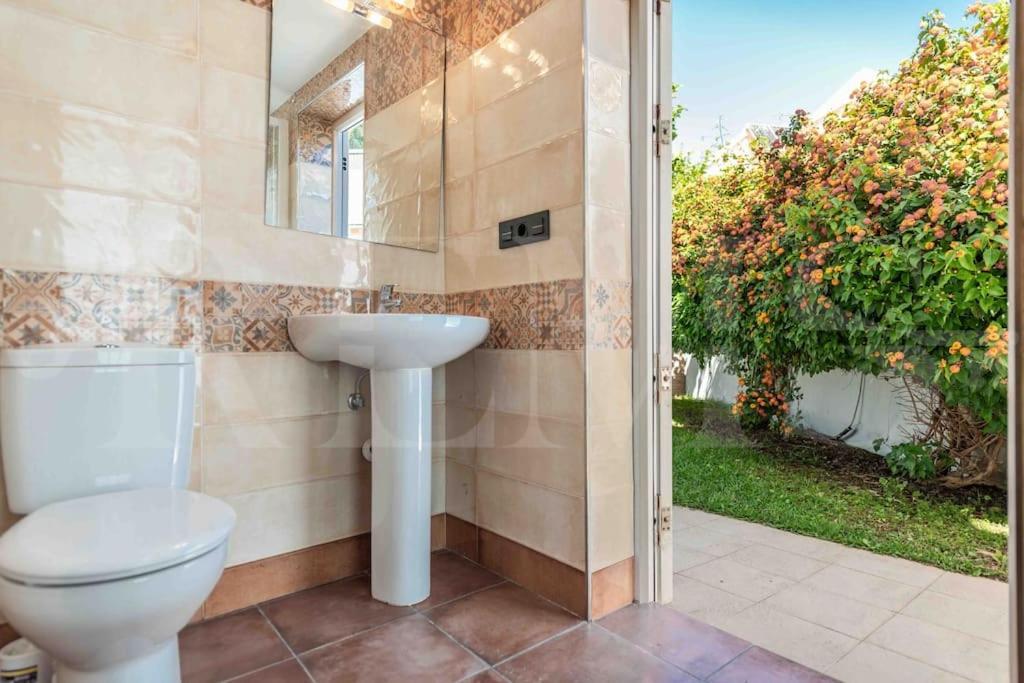 Casa de Férias Full House With Pool, Bbq And Garden By Rems Torremolinos