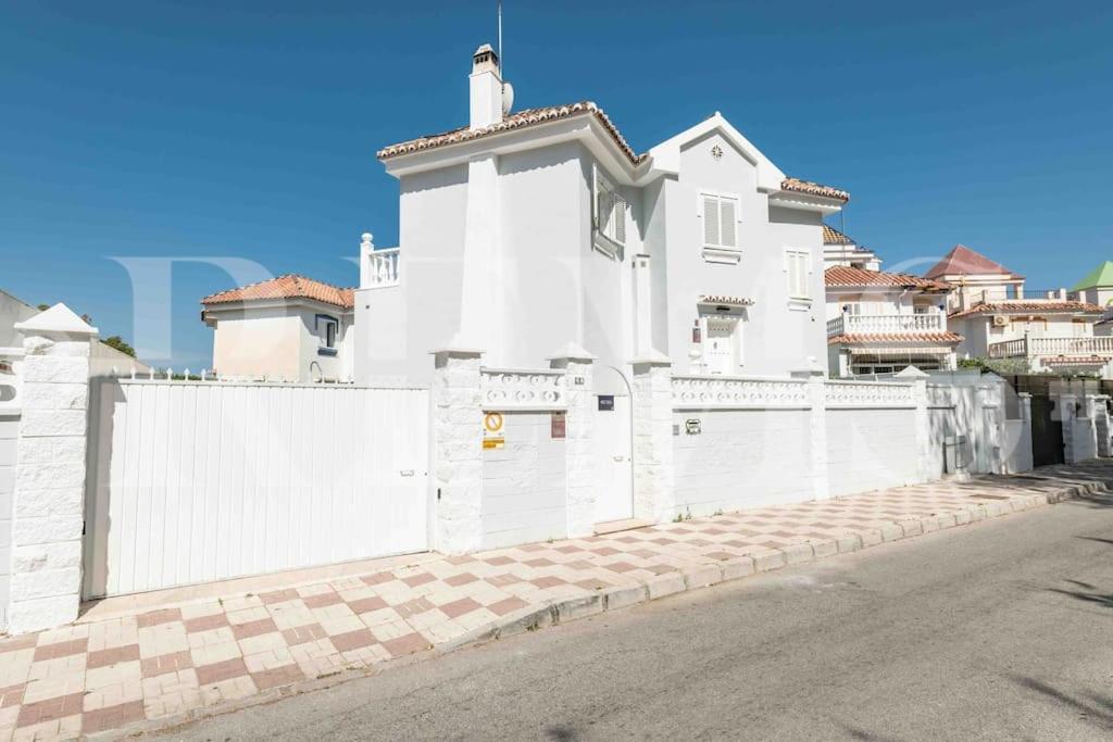 Full House With Pool, Bbq And Garden By Rems Casa de Férias Torremolinos