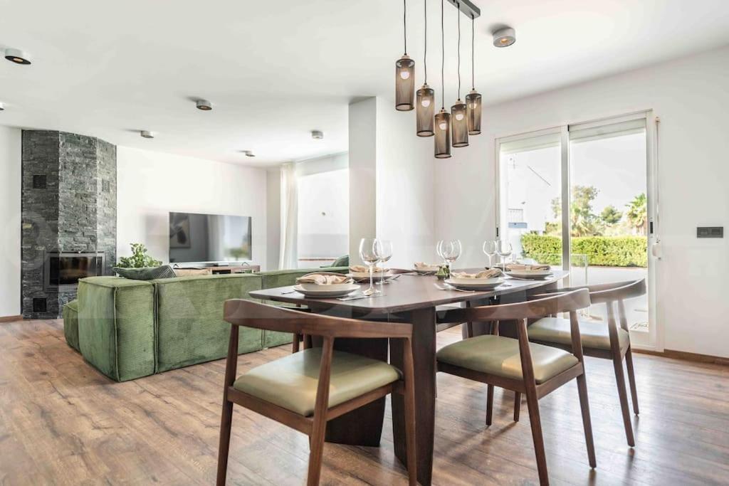 Full House With Pool, Bbq And Garden By Rems Casa de Férias